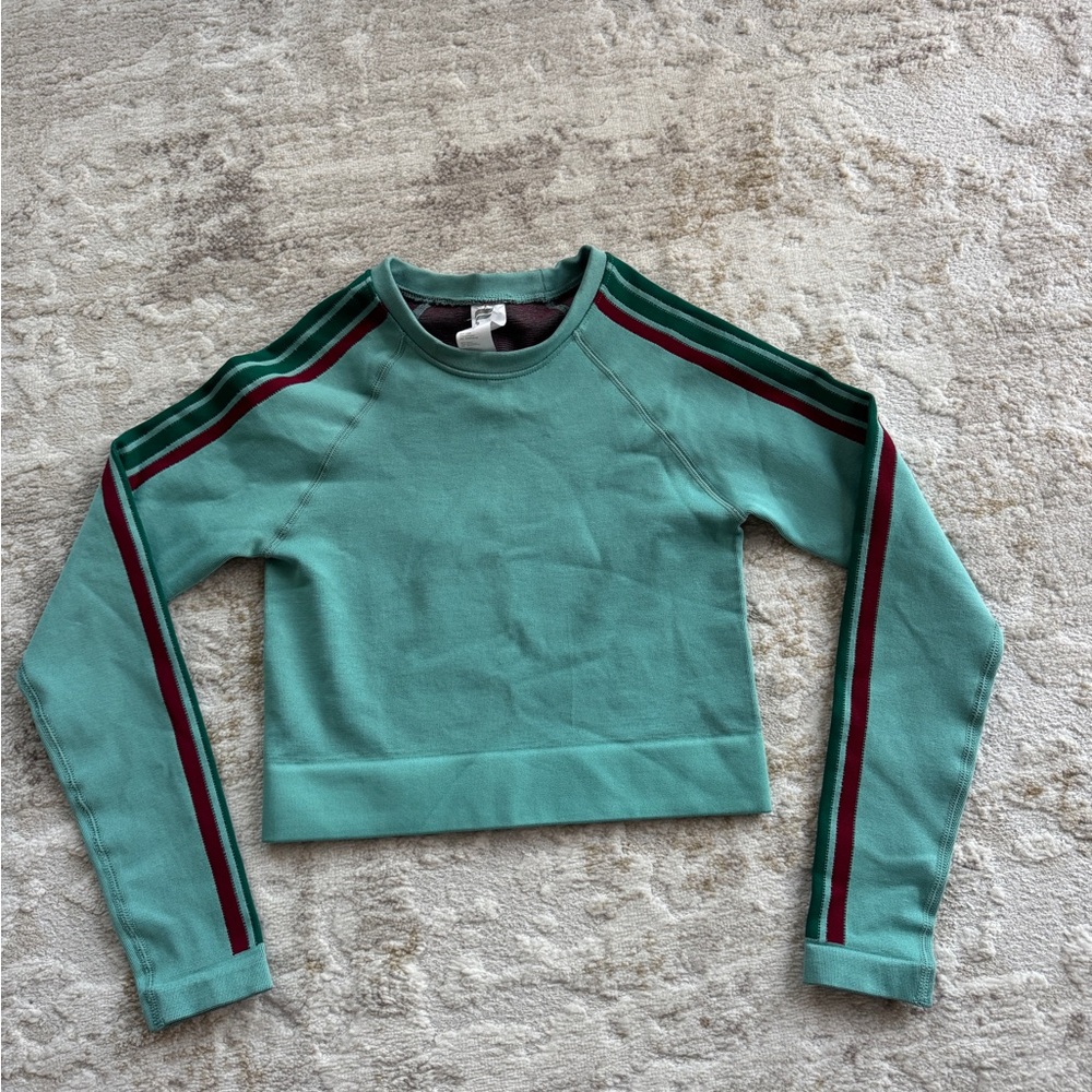 NWT Fabletics Teal Long Sleeve Crop Top with Stripes. Perfect for workouts!